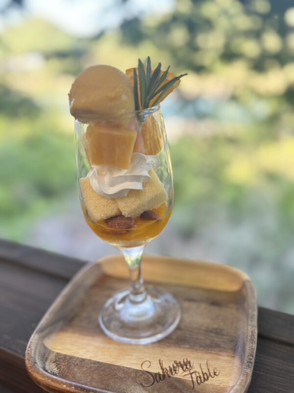 サクラテーブル